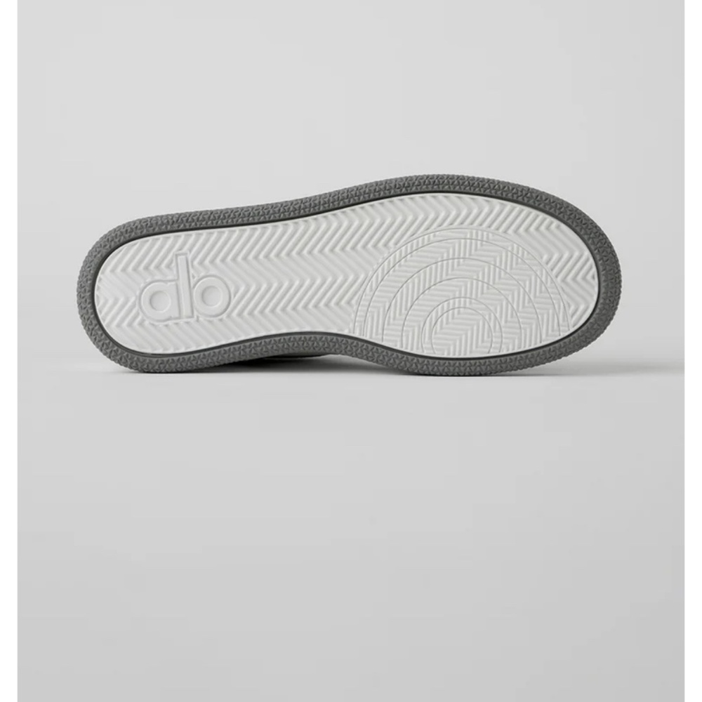 Alo Recovery Mode Sneaker - Picture 2 of 3